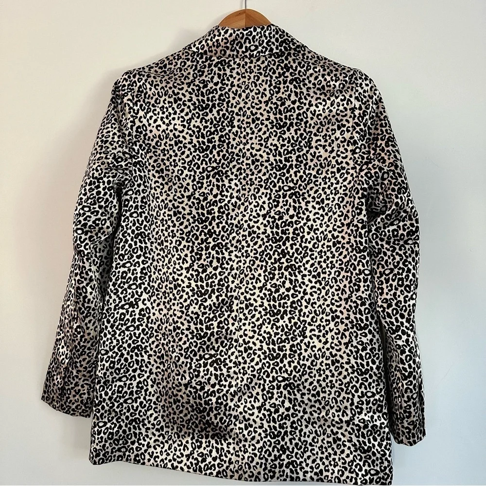 Nine West Leopard print silk like blazer Size: XS